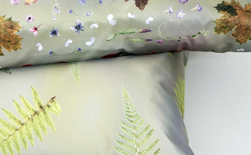 pillows cushion wallpaper behang upholstery her-stoffering planten bloemen